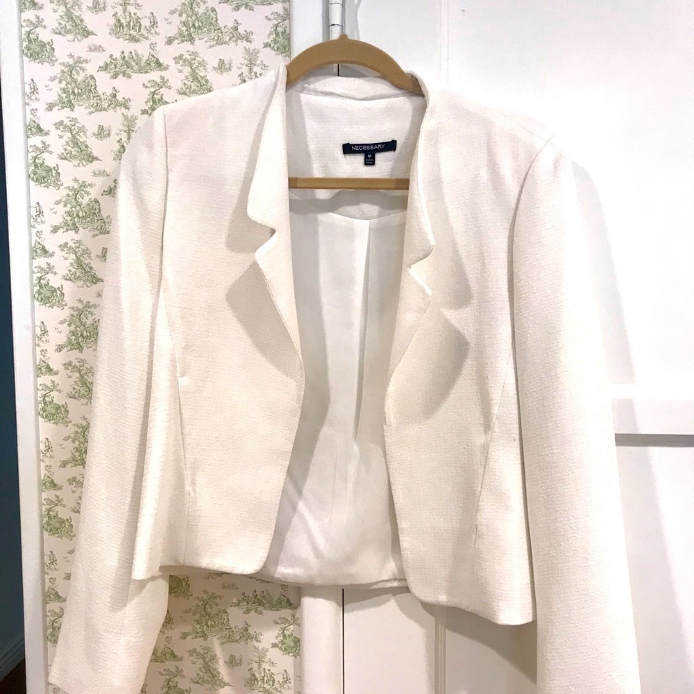 WHITE BLAZER